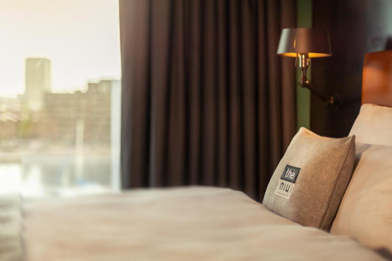 Premium Zimmer mit Queensize-Bett und Hafenblick