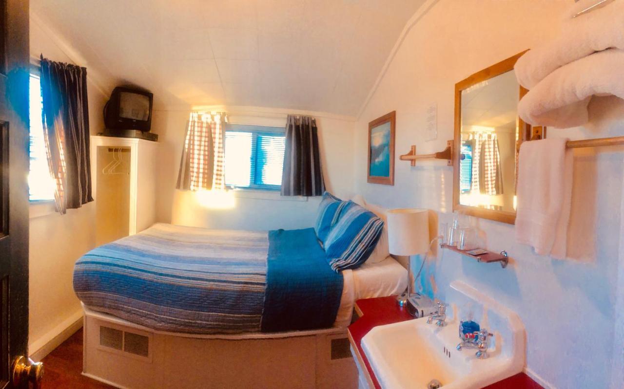 Inn - European Style Room #6 (Shared Bath) 1 double bed (upstairs) 