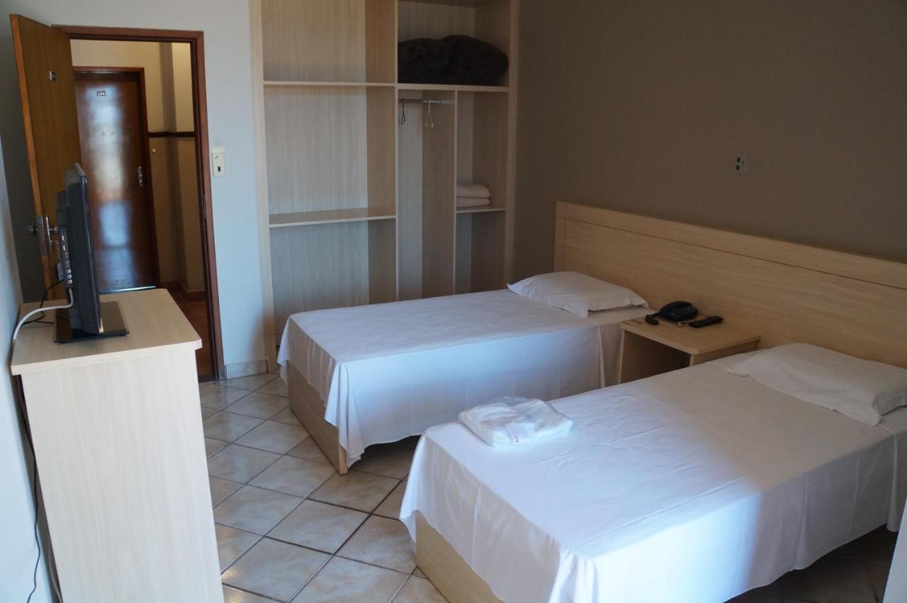 Double Room Single Beds Fan,960825922:JPEG