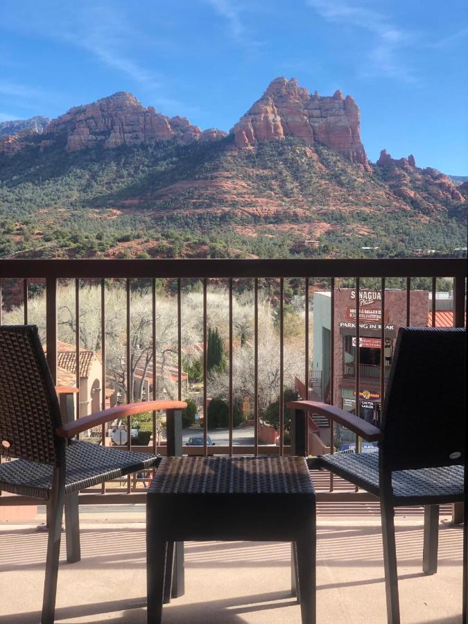 King Patio with Mountain View