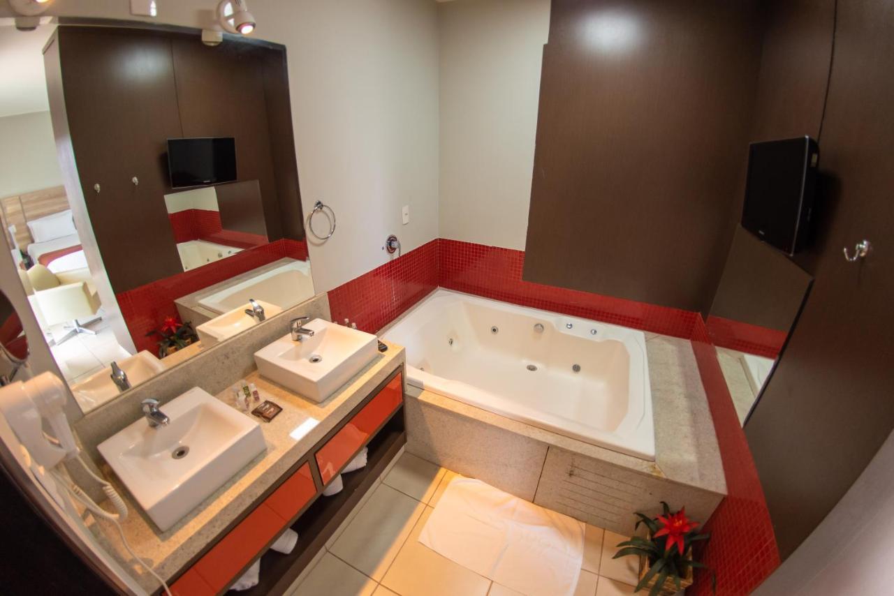 Luxury Suite Spa Bath,974876899:JPEG