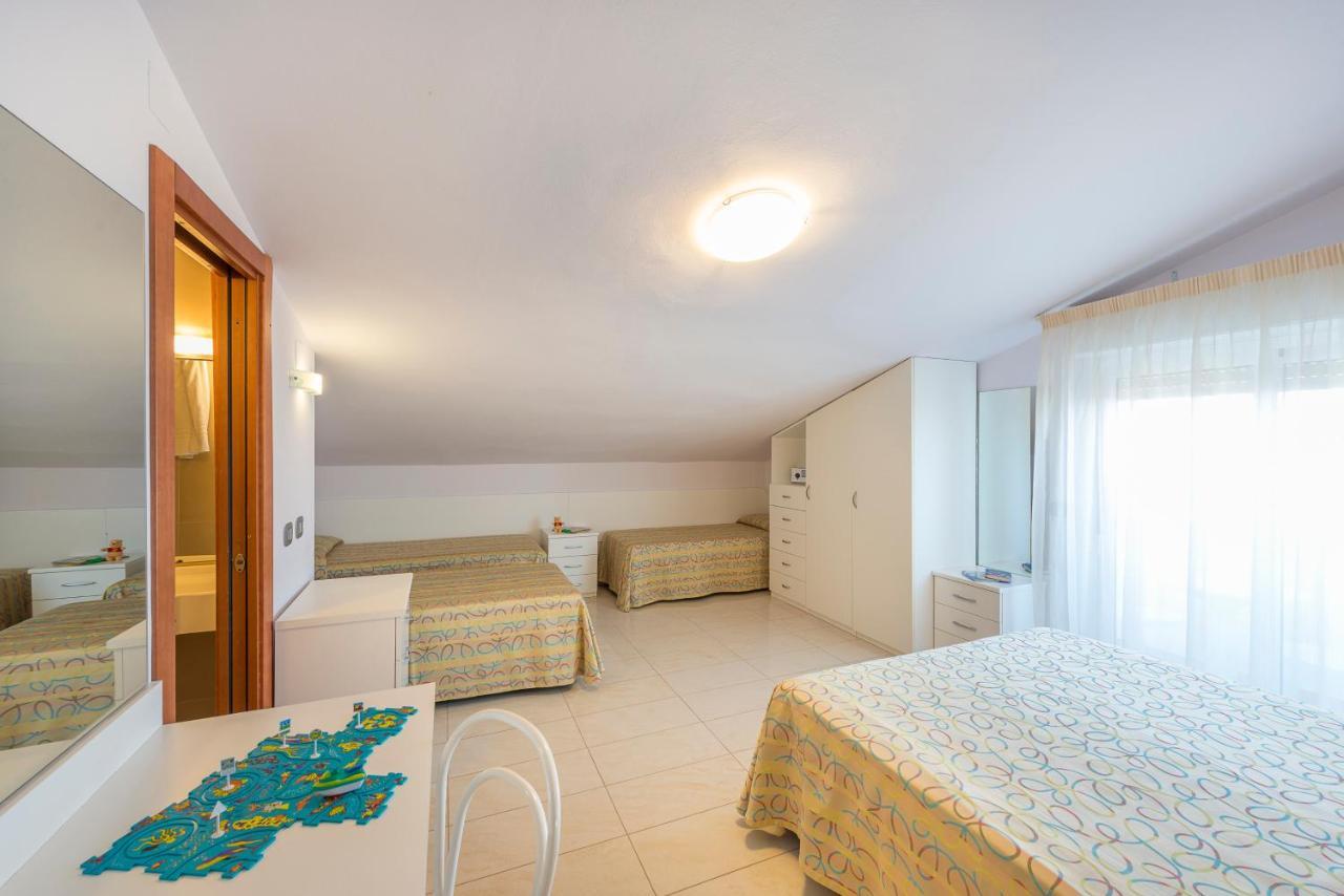 Camera Familiare con Vista Mare