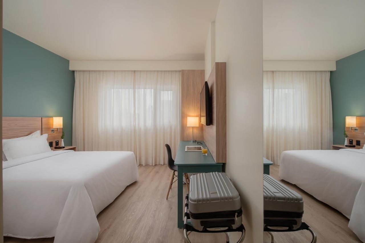Quarto Duplo Standard com Cama de Casal
