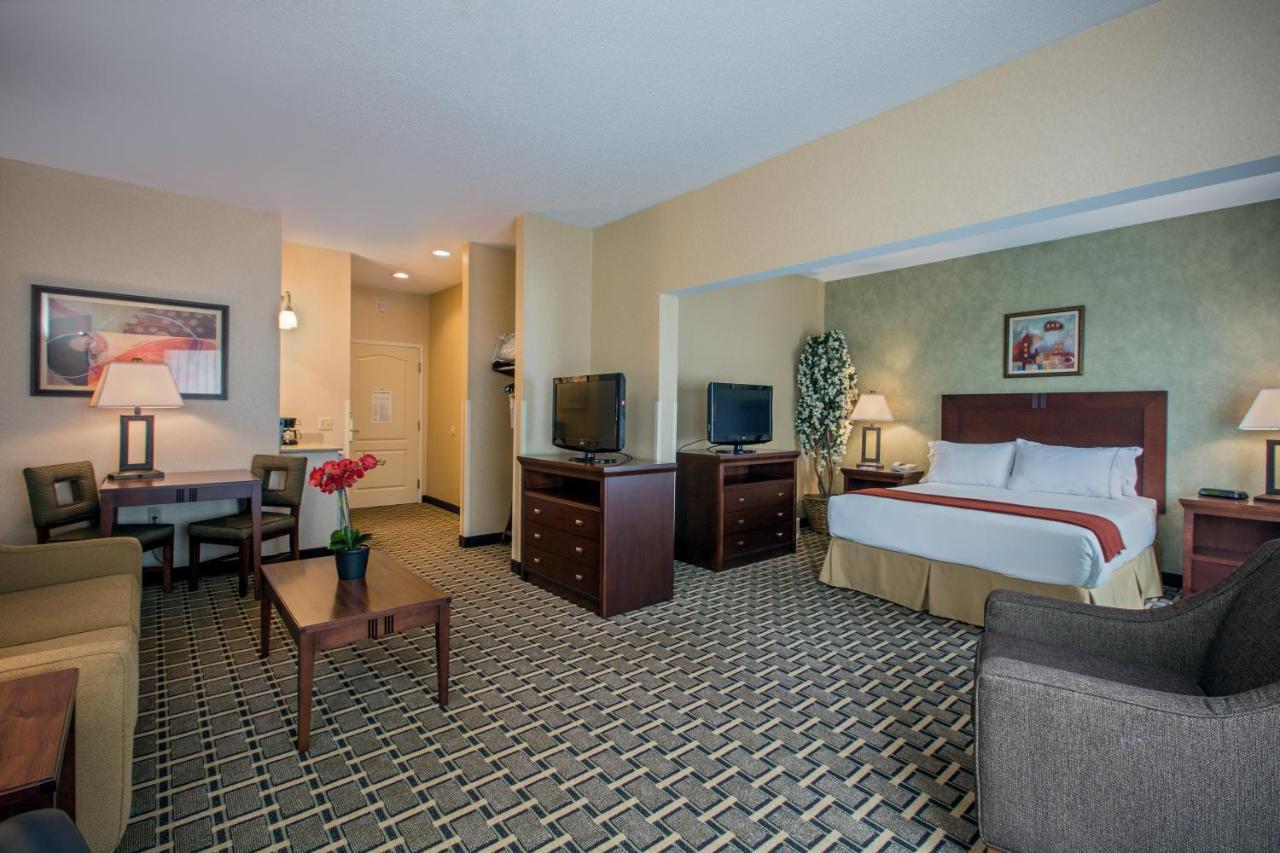 Corner King Suite