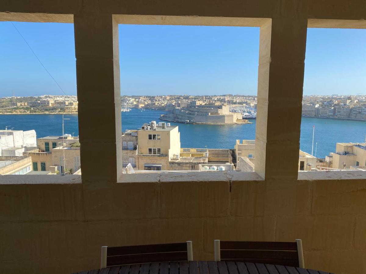 Apartamento de 2 dormitorios con vistas al mar y al Gran Puerto