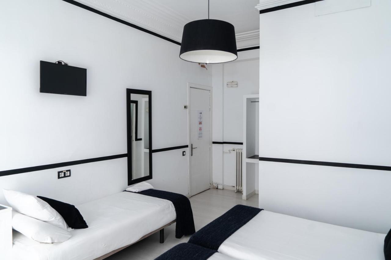 Double Room Extra Bed,974935261:JPEG