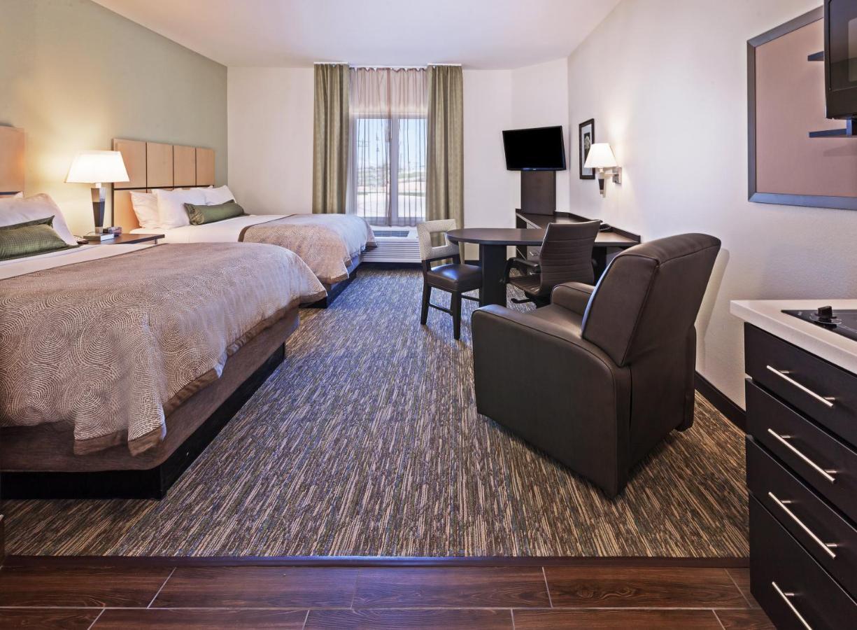 Queen Suite with Two Queen Beds