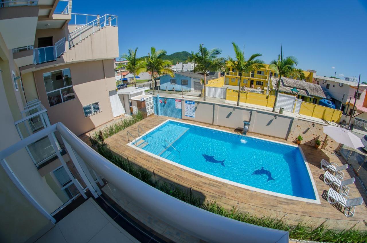 Quarto Quádruplo com Vista para a Piscina