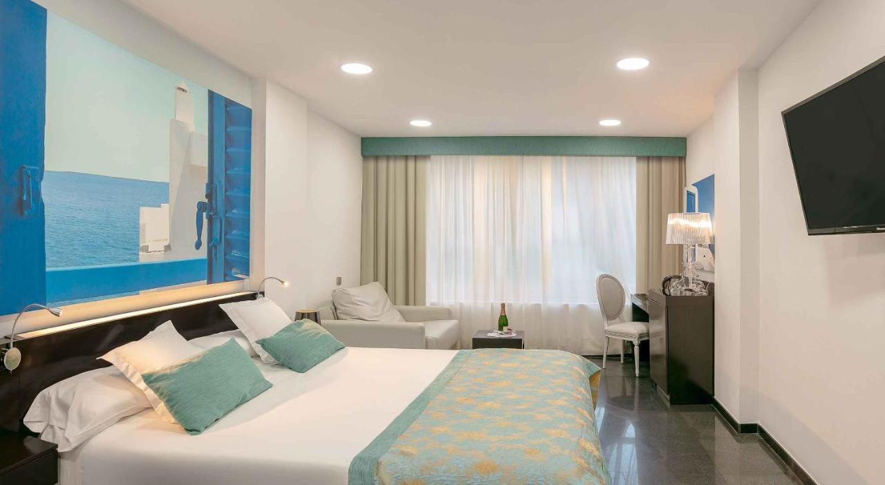 Habitación Doble Estándar (3 adultos + 1 niño)