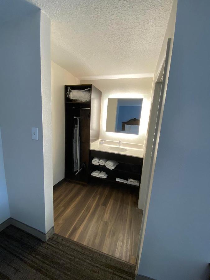 Two Queen Beds Kitchenette Suite Non-Smoking,1698915357:JPEG