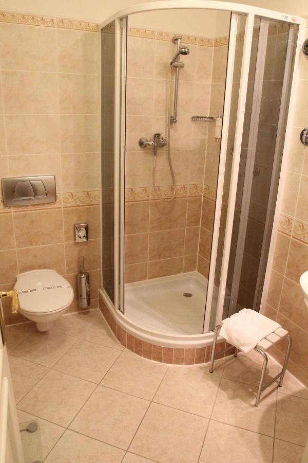 Standard Double Room Pool Wellness Access,991463950:JPEG