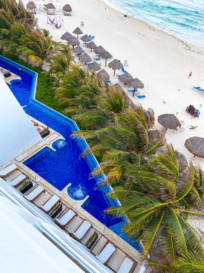 Junior Suite Swim Up Adults Only,1273566691:JPEG