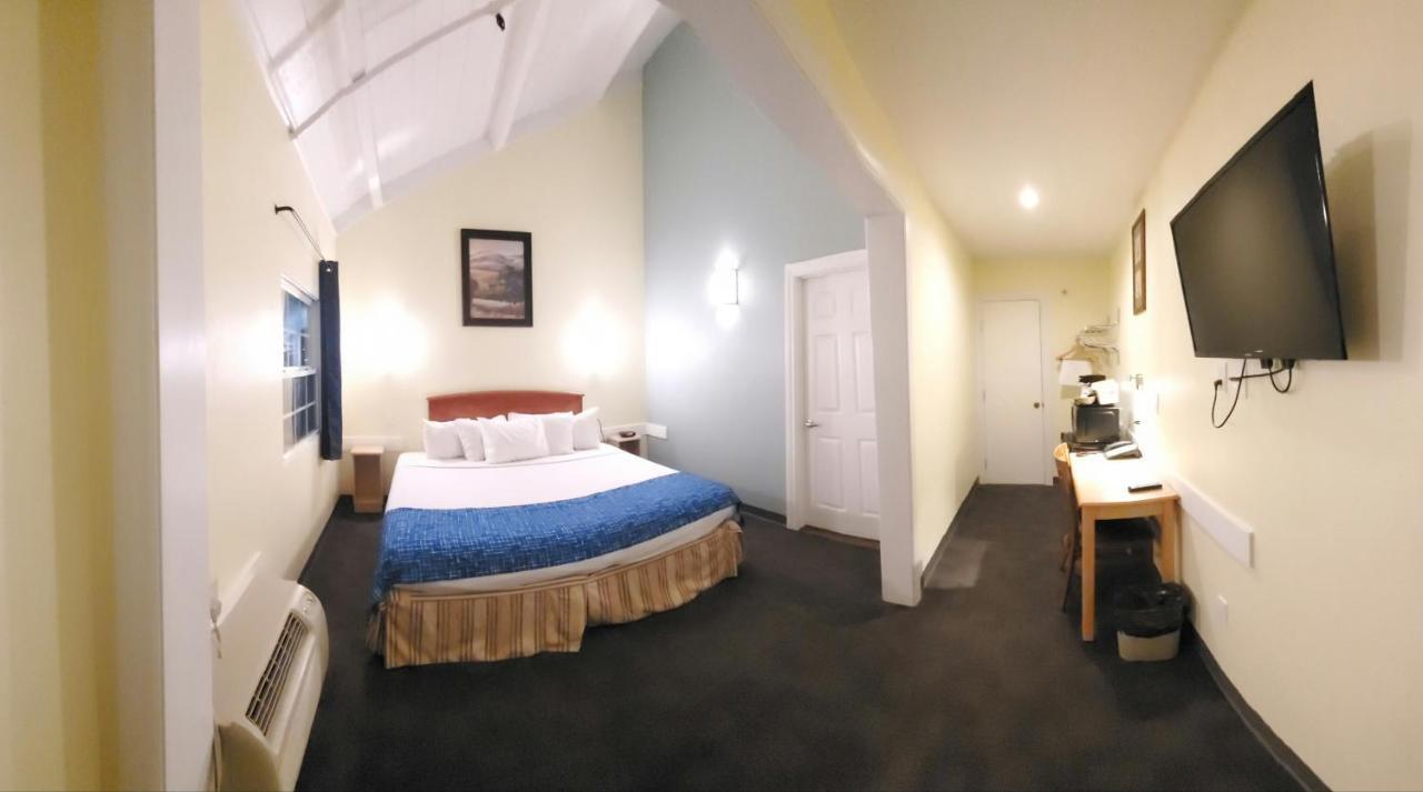 King Room - Non-Smoking