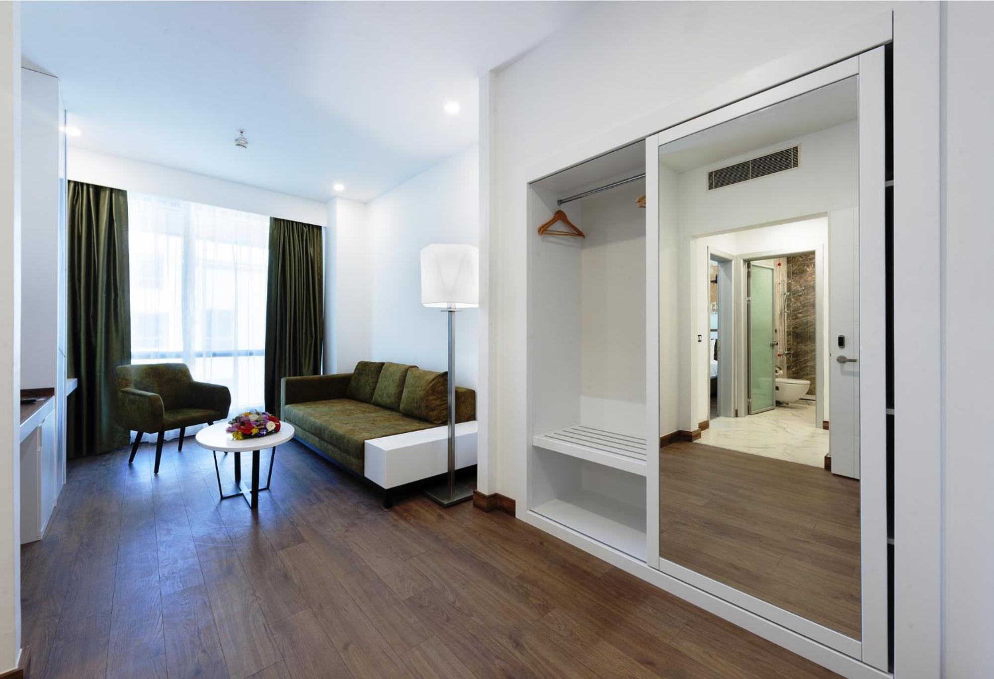 Junior Suite,996221305:JPEG
