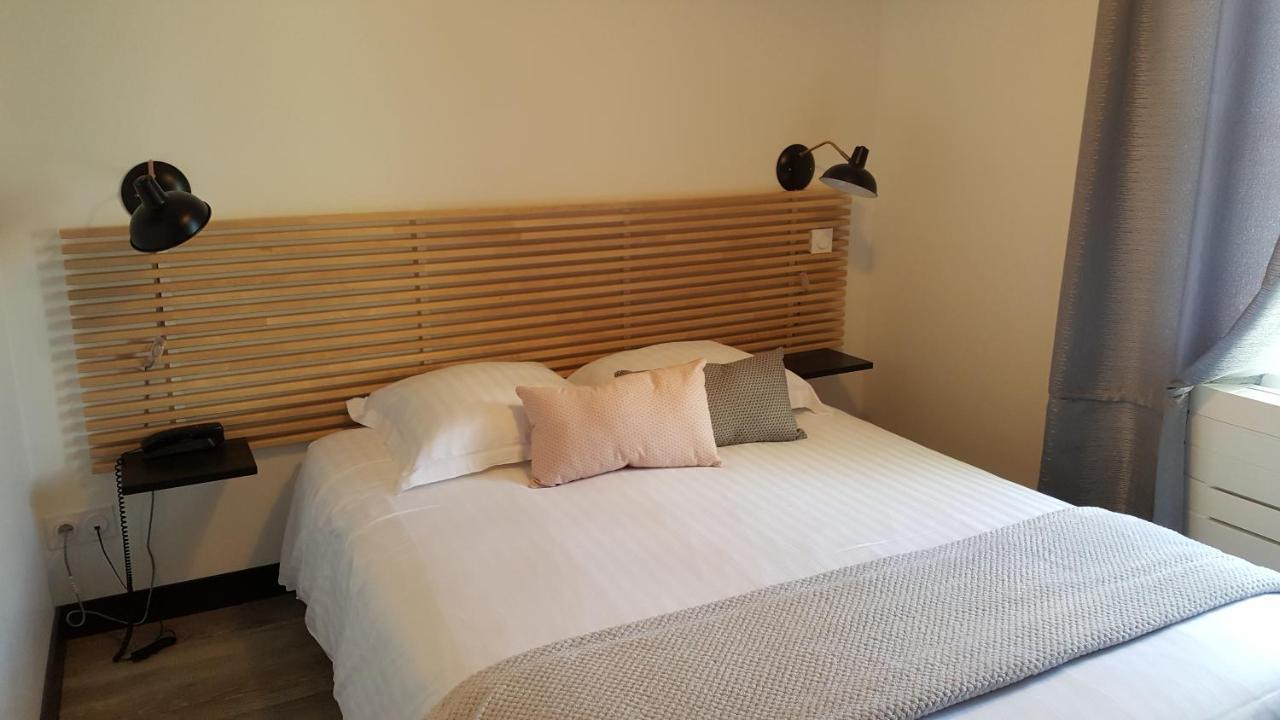 Family Room with Shower,996796579:JPEG