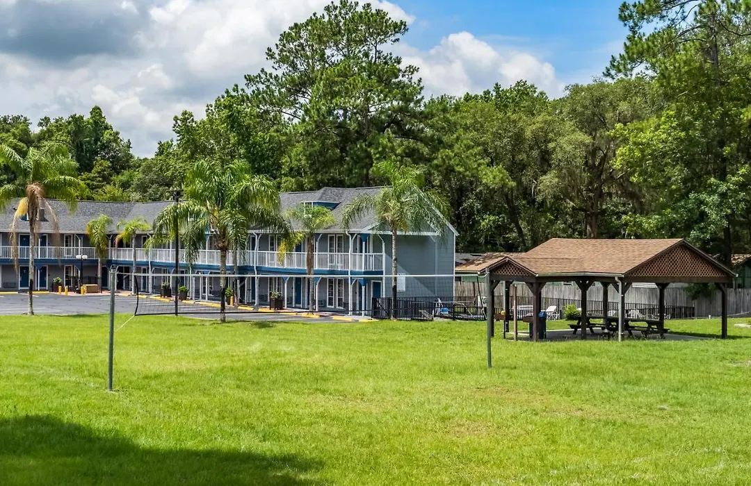 Gatortown Inn-1