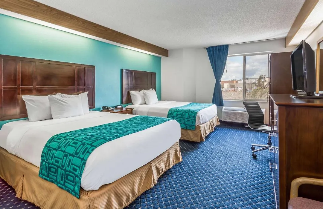 Howard Johnson By Wyndham Vancouver Hotel & Suites-1