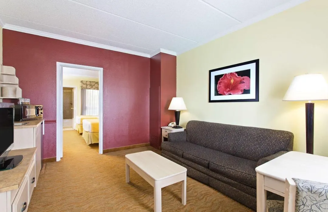 Baymont By Wyndham Tampa Near Busch Gardens-1