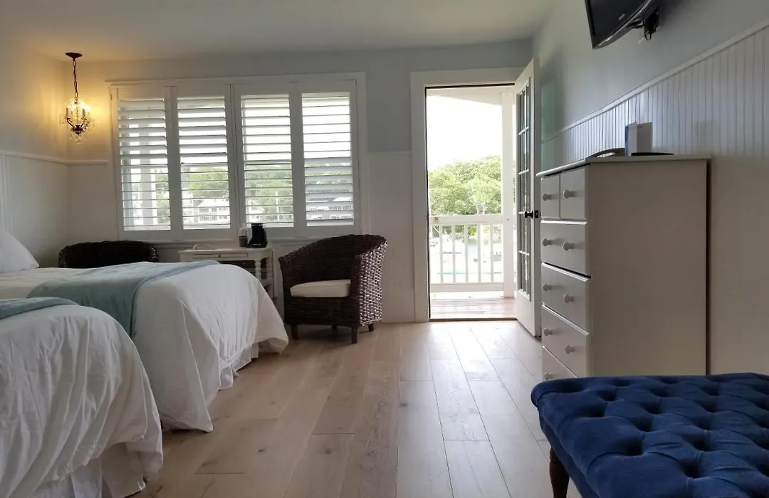 Auberge On The Cove-1