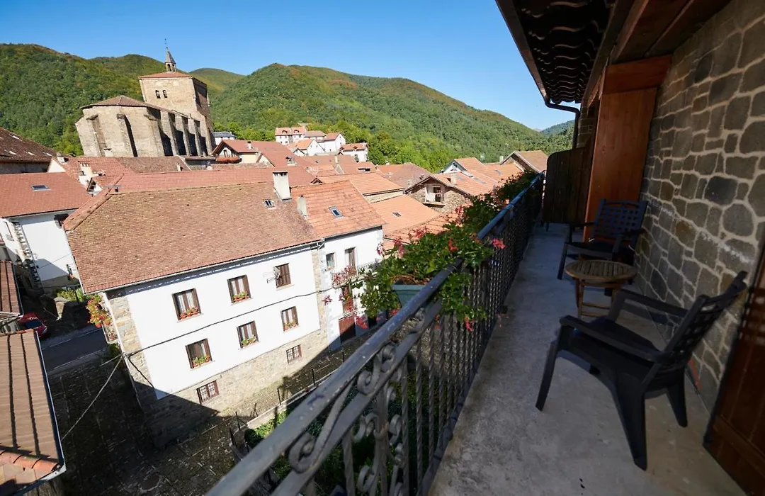 Hostal Lola-1