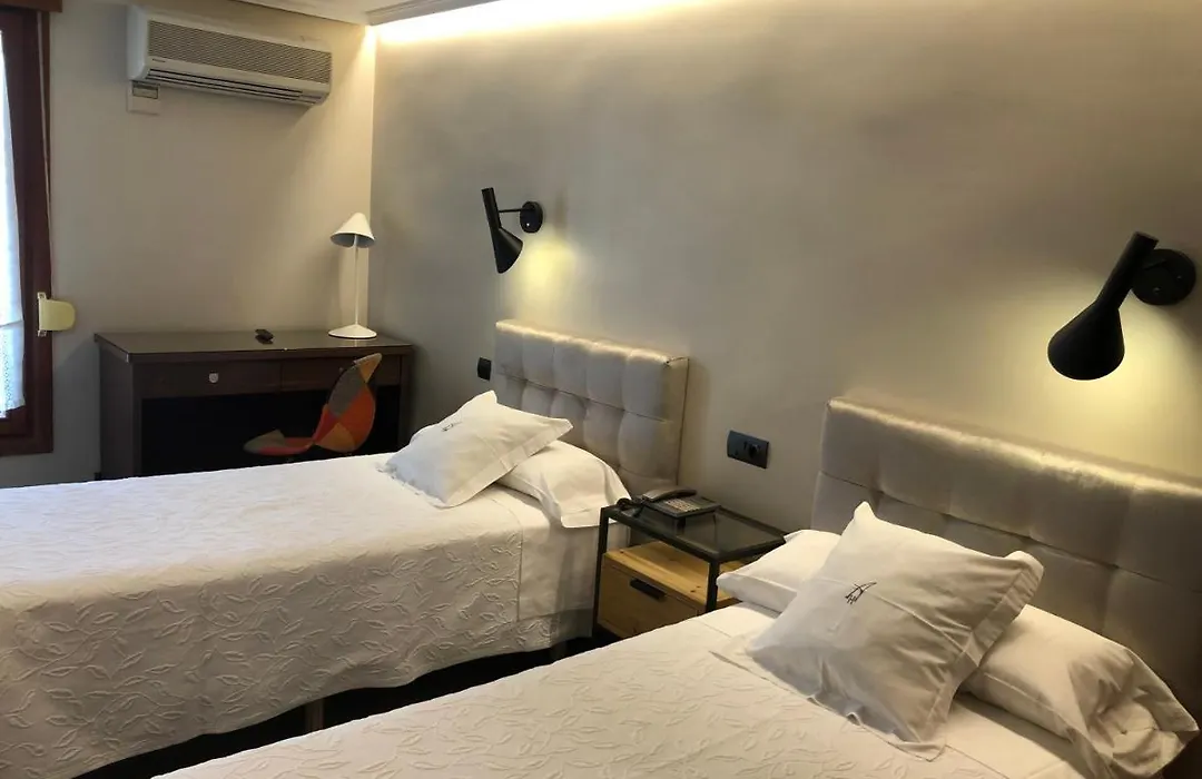Hostal Astoria-1