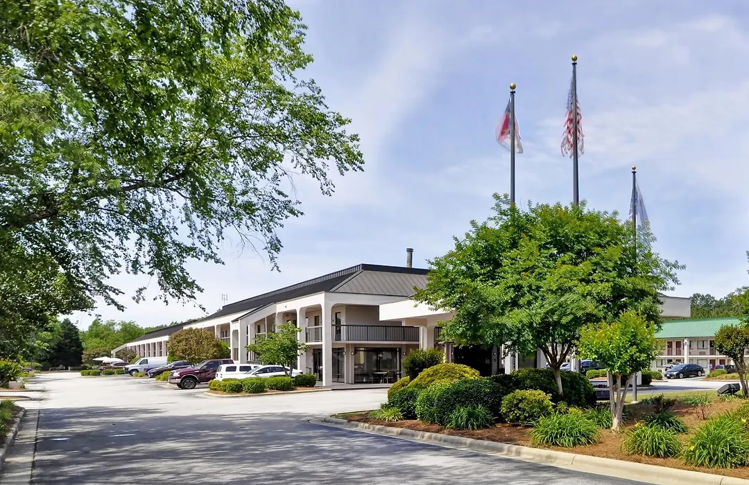 Baymont By Wyndham Fayetteville-1