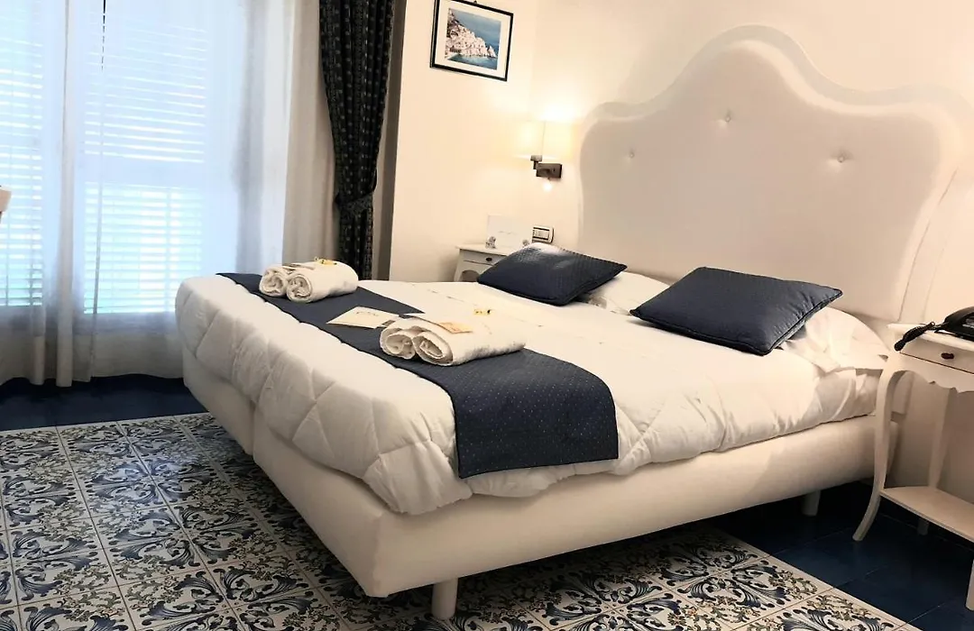 Hotel Santa Lucia-1
