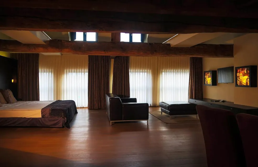 Hotel Van Eyck-1
