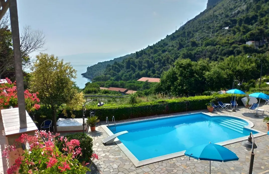 Bed & Breakfast Laino-1