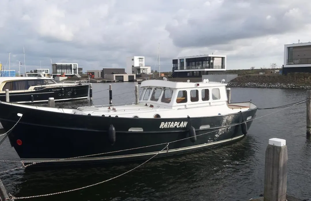Prive B&B Motorsailer Rataplan-1
