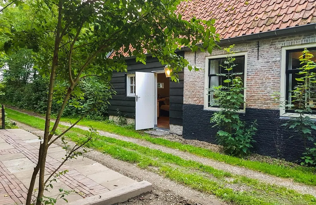 Pykes B&B-1