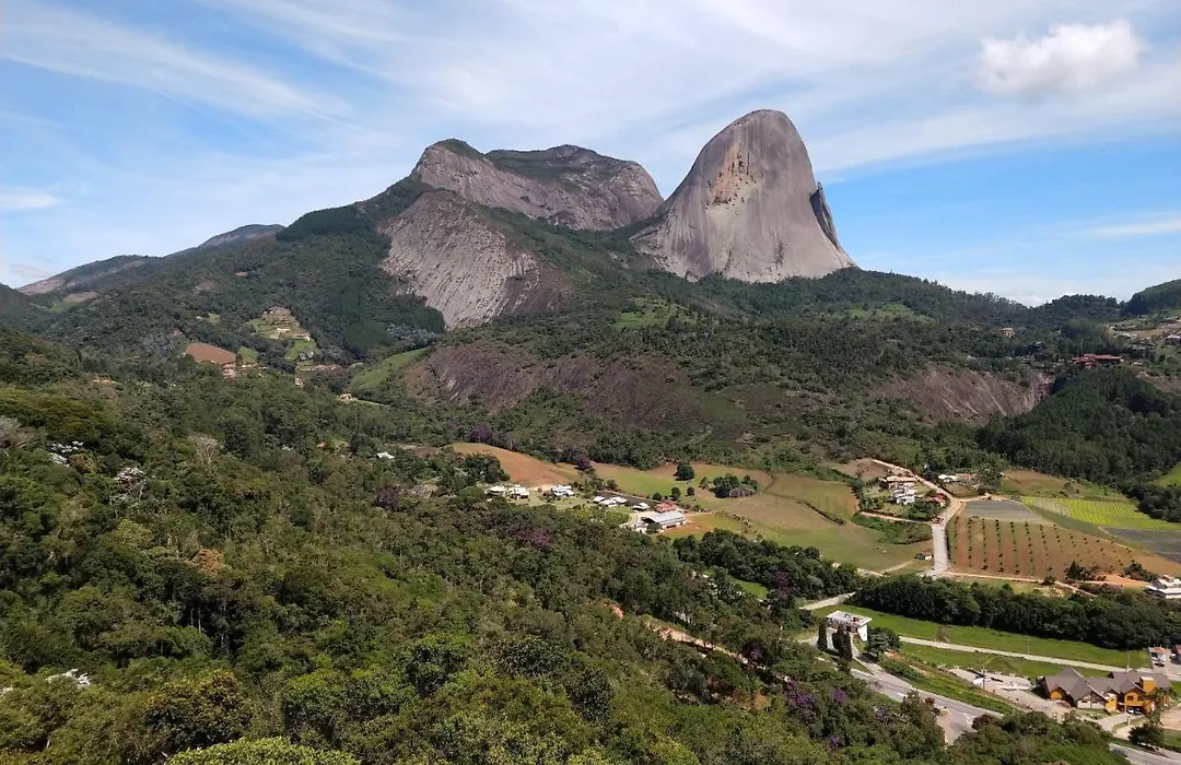 Suíte Charmosa em Pedra Azul-1