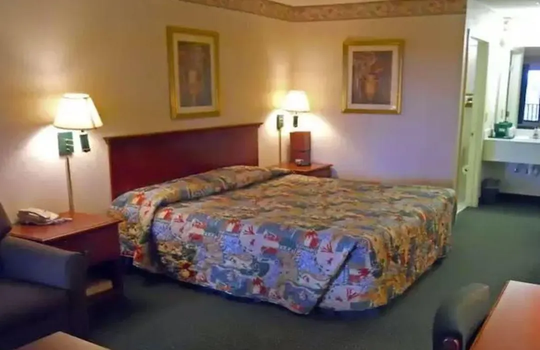 America'S Best Inn & Suites - Decatur-1