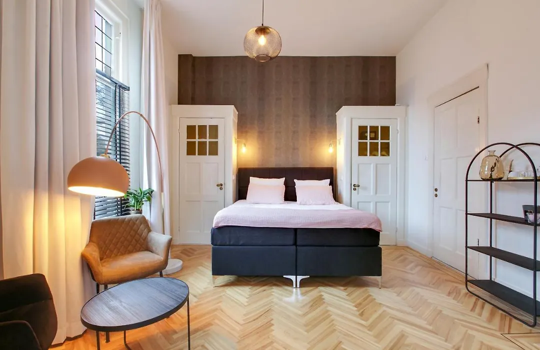 Romantische Stad Suite "Alora", Met Prive Parkeerplaats-1