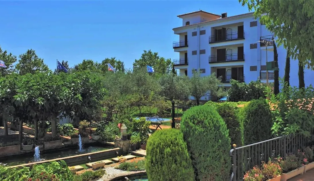 Hotel La Masia-1