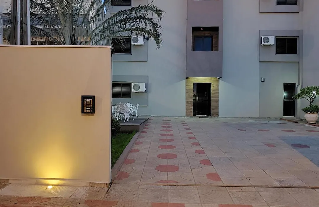 Paradise Hotel-1
