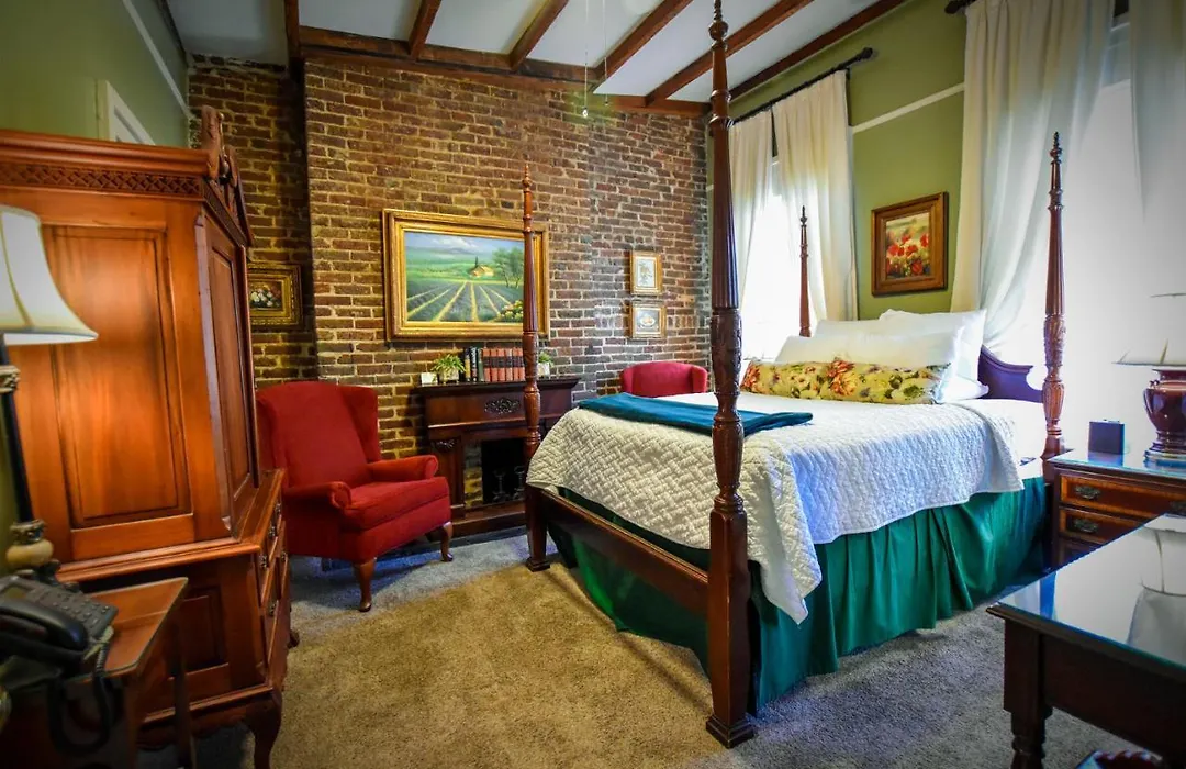 Savannah Bed & Breakfast Inn-1
