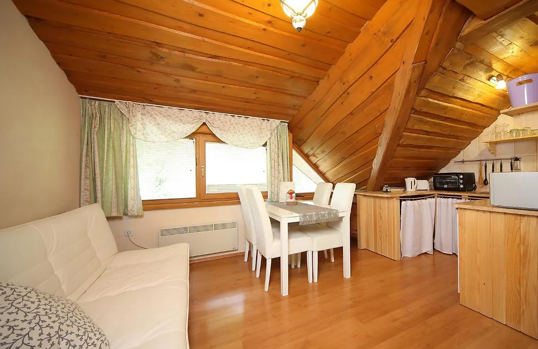 Vila Edelweiss Rooms&App Kranjska Gora-1
