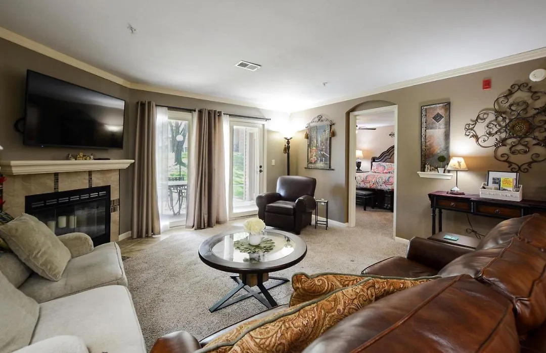 Thousand Hills Luxury Condos: Heart of Branson Retreat-1