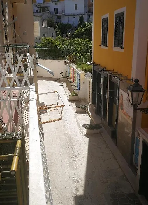 Visitponza - Le Stanze Sul Corso-1