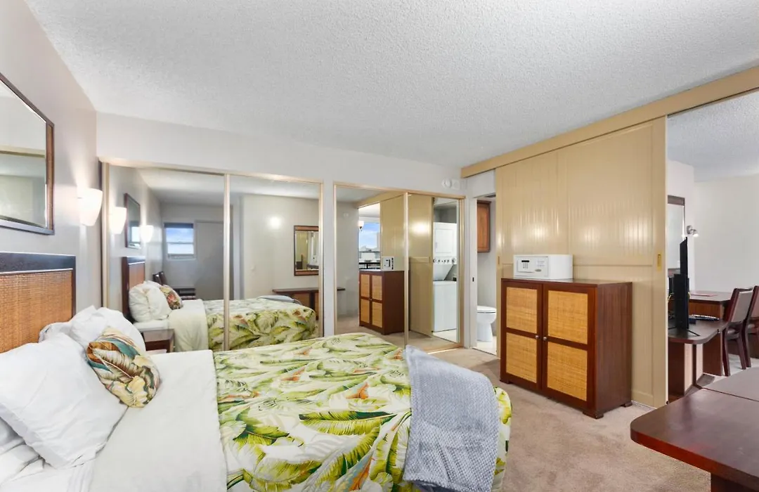Waikiki Beach Condominiums-1