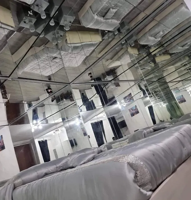 Diamond Rooms-1