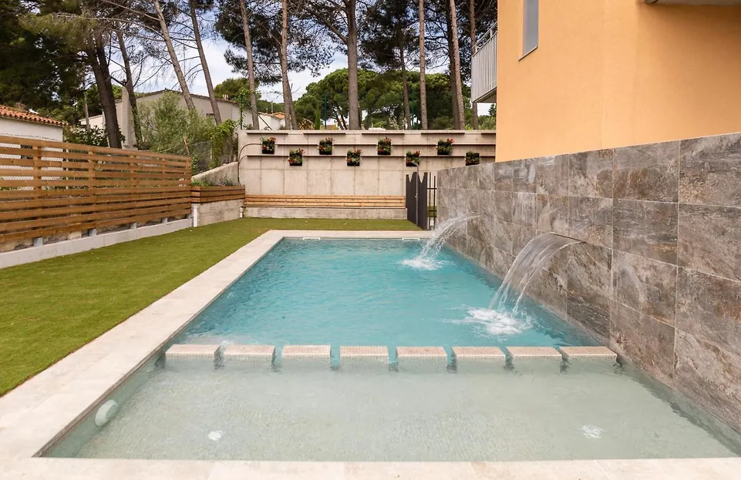 Albana Apartaments Turistics-1