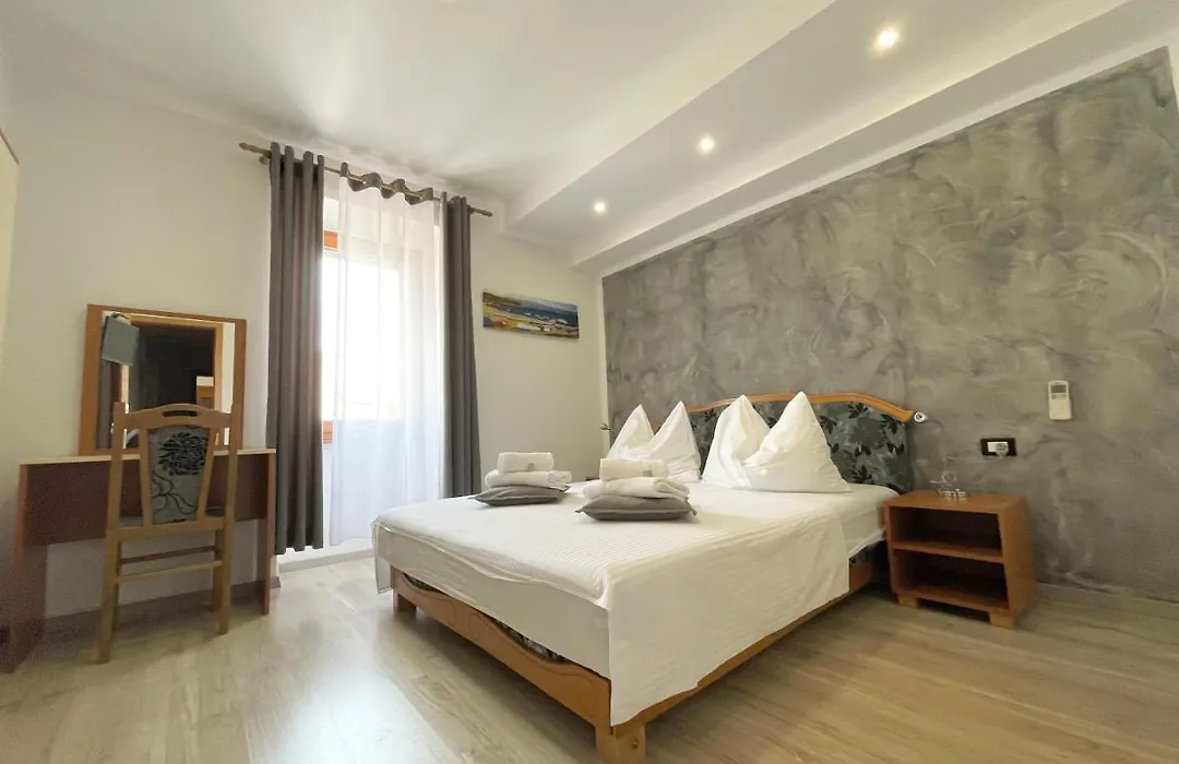 Rooms Valentino-1