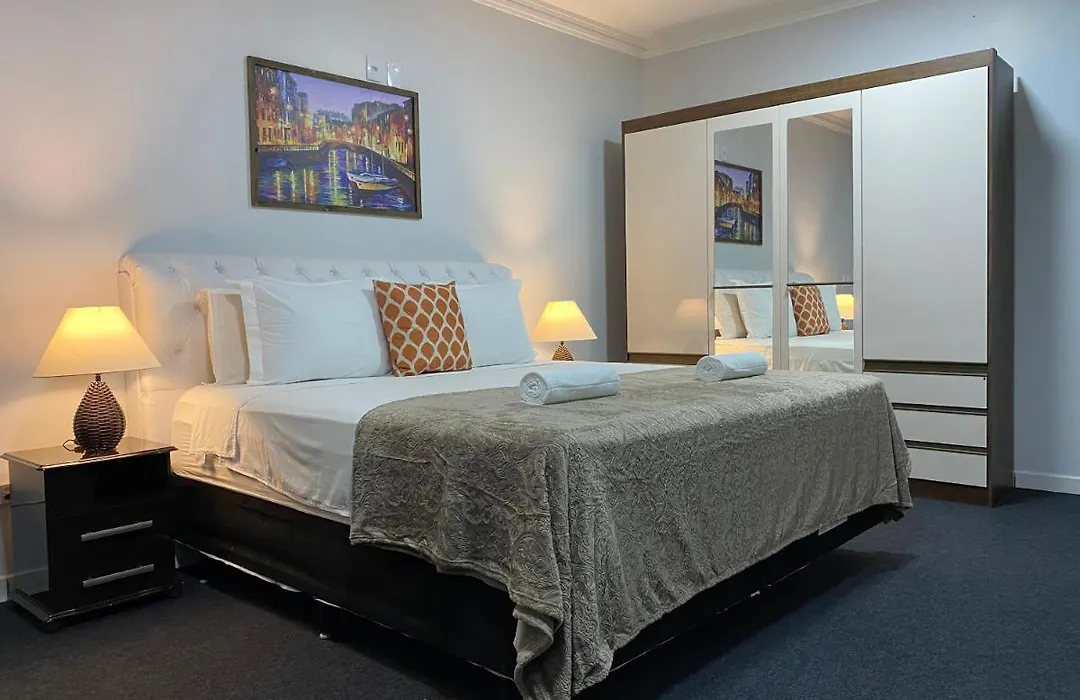 Quarto Luxo Silver-1