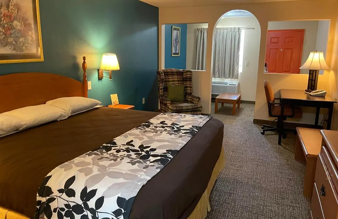Ashwood Inn & Suites-1