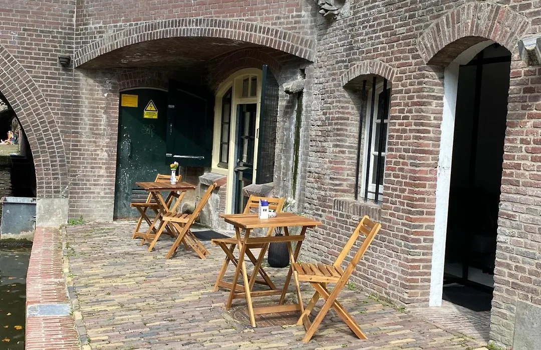 Slapen onder de Dom-1