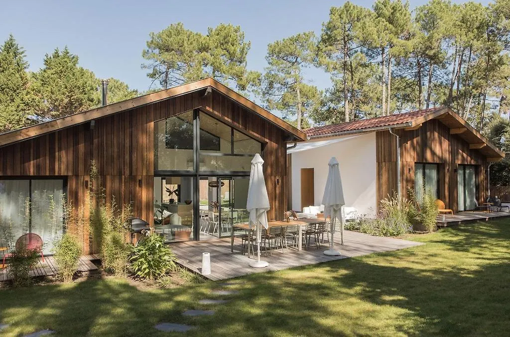 Salty Woods Lodge, Ocean Boutique B&B-1