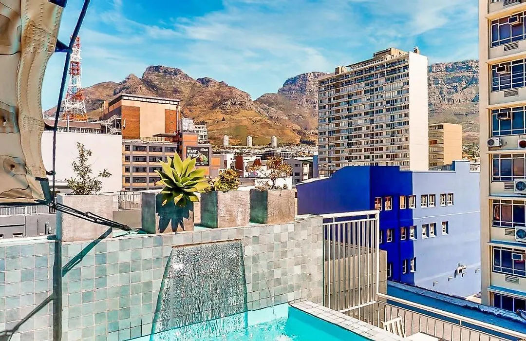 Urban Oasis Aparthotel-1