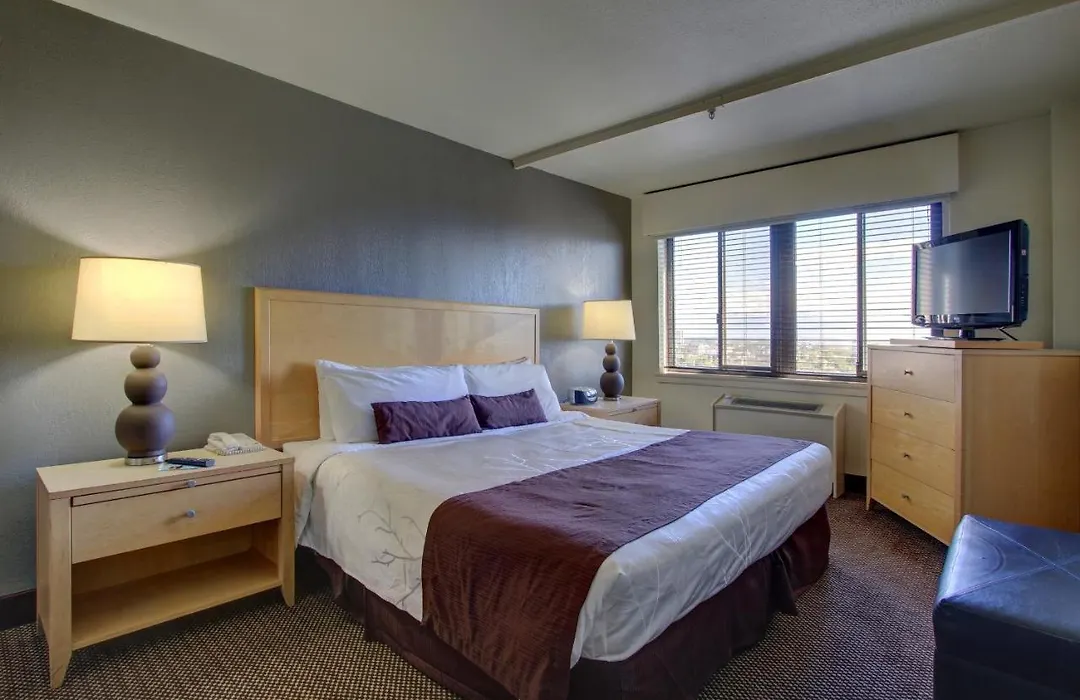 Inlet Tower Hotel & Suites-1